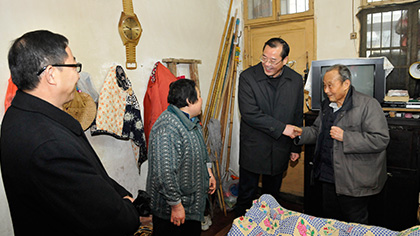 真情相牵 爱心无价——公司积极开展“送温暖、献爱心”捐助活动