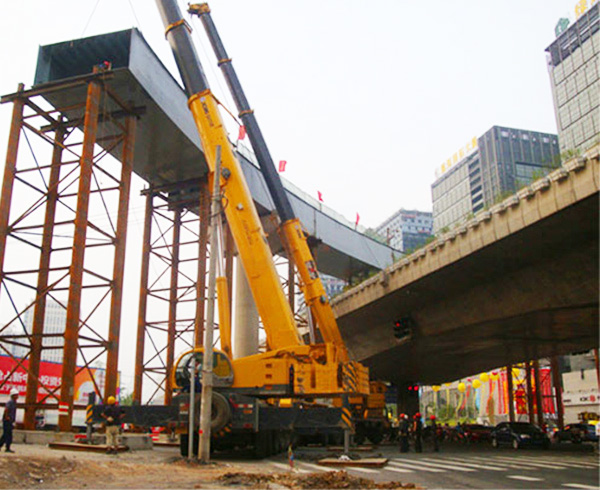 合肥马鞍山路跨高架钢梁吊装