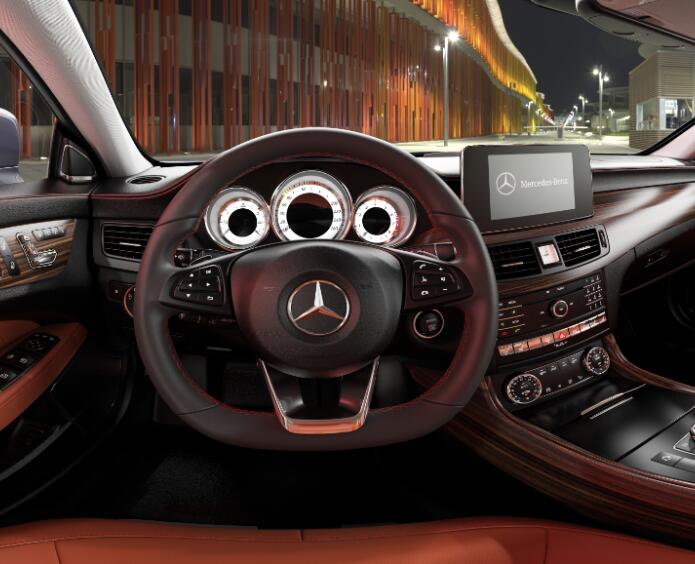 奔驰CLS400全景图