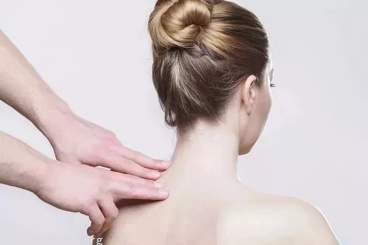 肩膀酸痛是什么病?