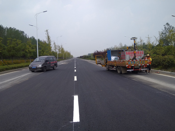 洪武路道路標線施工