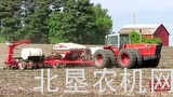 万国3788拖拉机配播种机播大豆