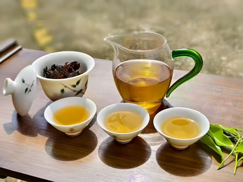 沉香 + 茶的奇妙融合