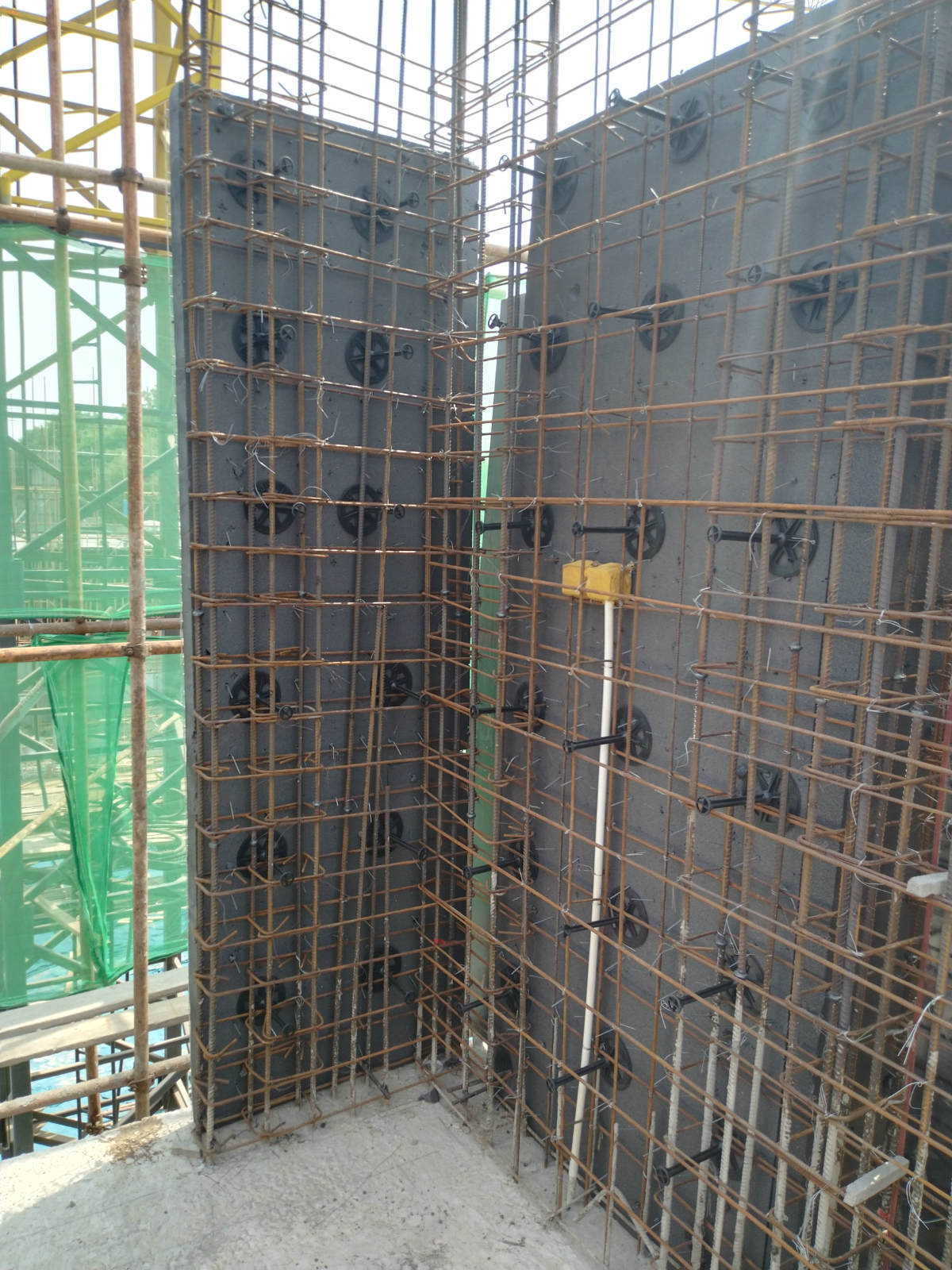 SD保温一体化施工现场