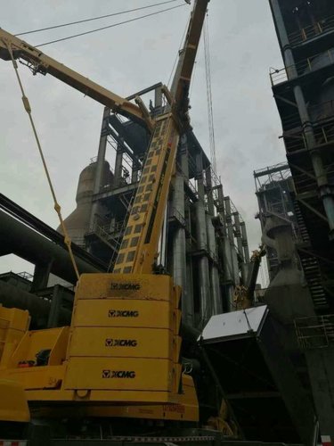 汽车吊施工现场