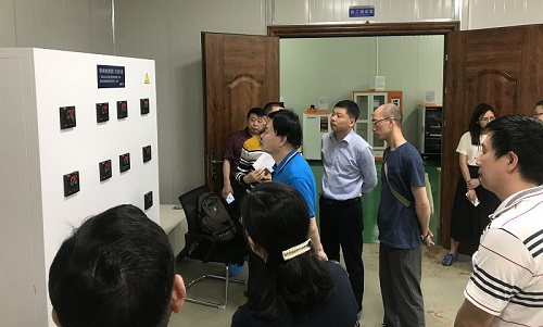 我司研发的陶瓷砖表面镜向光泽度自动检测装置和现场快速校准温度二次仪表用转接器顺利验收