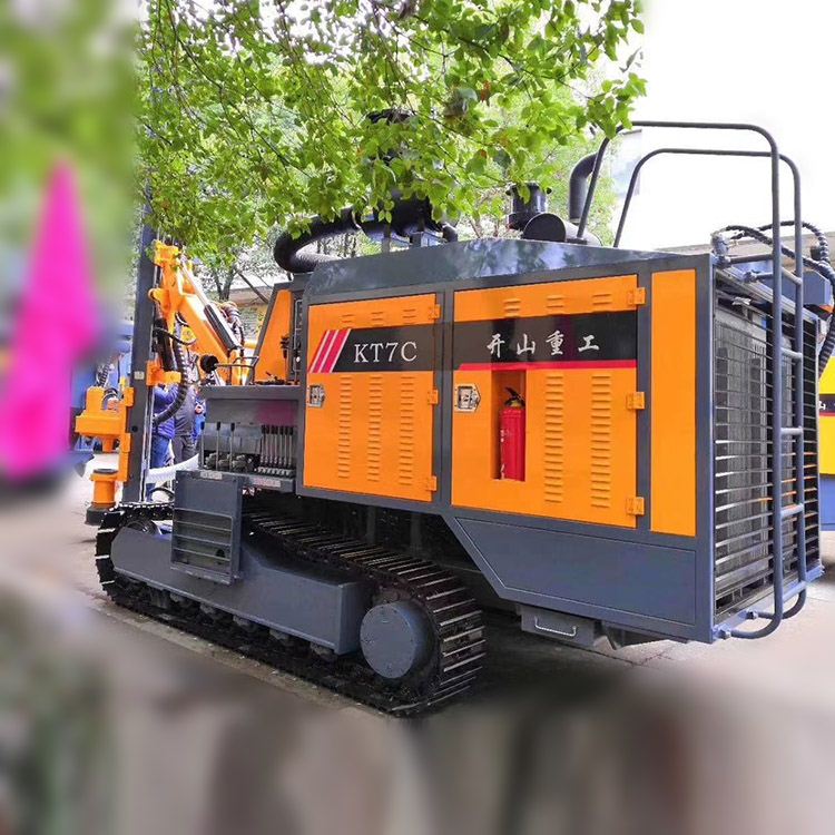 KT7C型一体式露天潜孔钻车.jpg