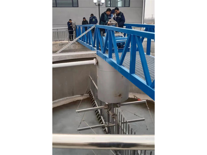 中心传动刮泥机