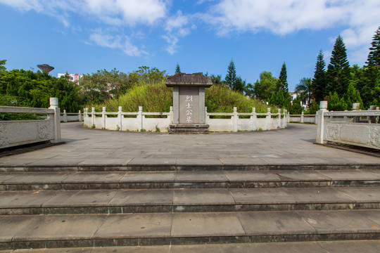 雷州烈士陵园.jpg