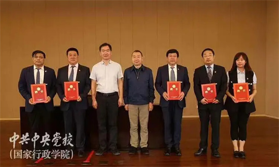 下載 (1).jpg