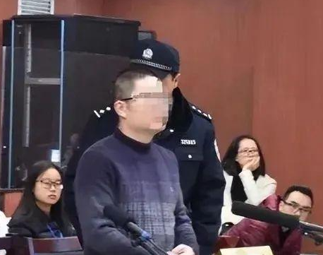 南京一老板为索赌债放爆竹吓唬债
